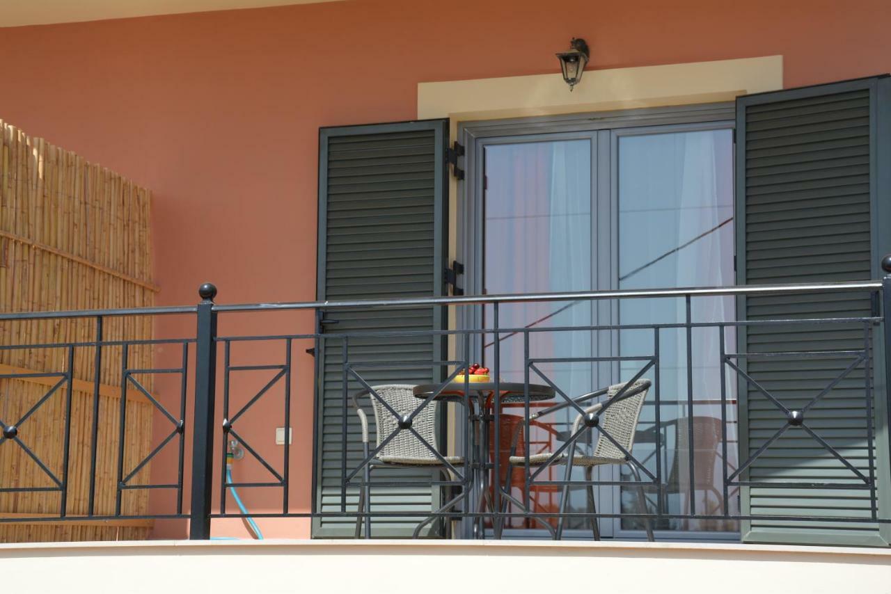 Lotus Sea View Studio Apartment 2 Lixouri Ngoại thất bức ảnh